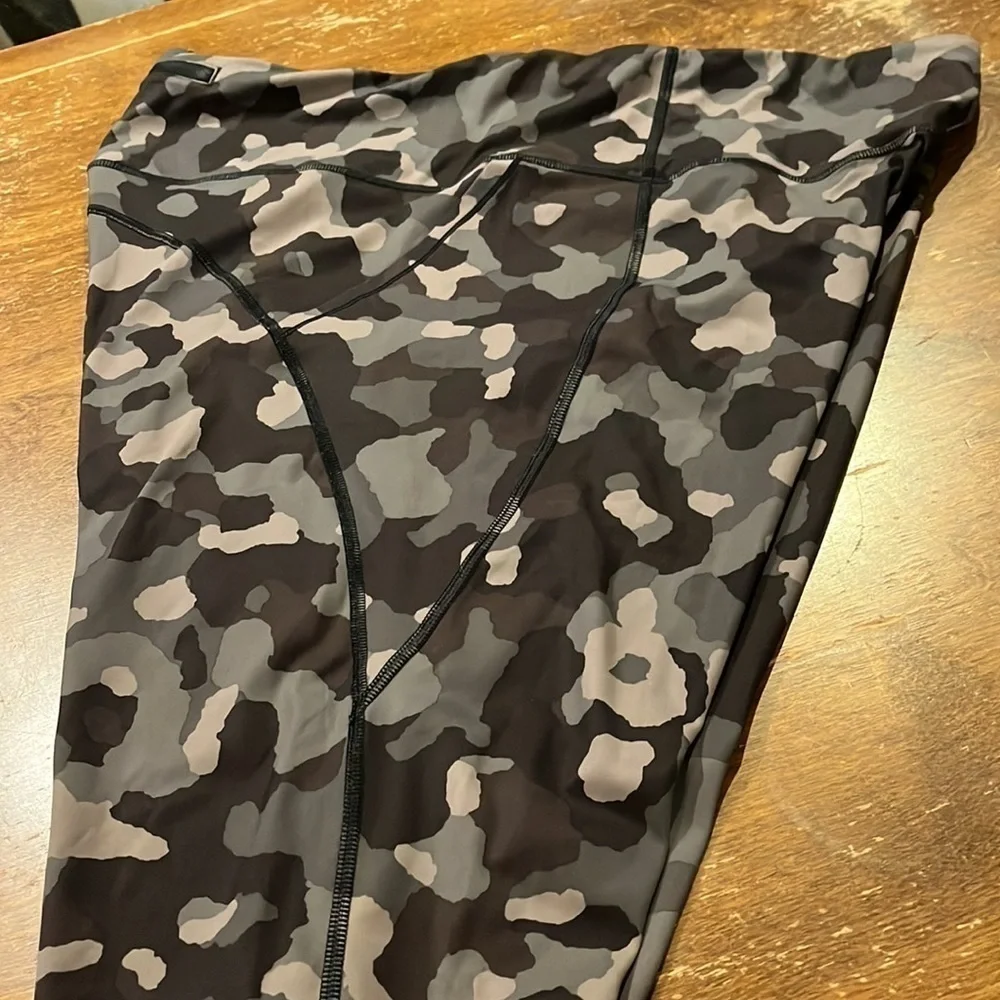 Athleta Gray Camo Leggings - Picture 4 of 4